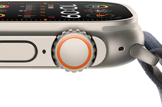 Apple Watch Ultra 2 con la robusta cassa in titanio, display piatto, Digital Crown e tasto laterale